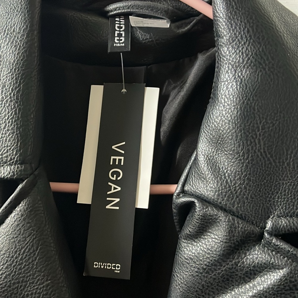 BRAND NEW (NWT) H&M Black Vegan Leather Jacket - Picture 3 of 11
